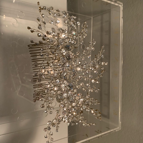 Beautiful headpiece - Picture 4 of 7